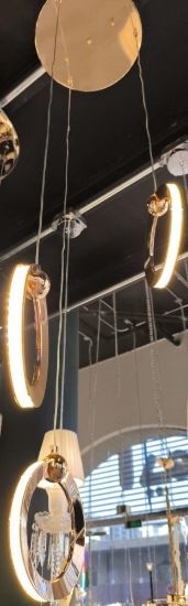 صورة علاقي ليد ثلاثي ذهبي